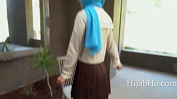 Tiny Virgin Teen In HIjab Fucked